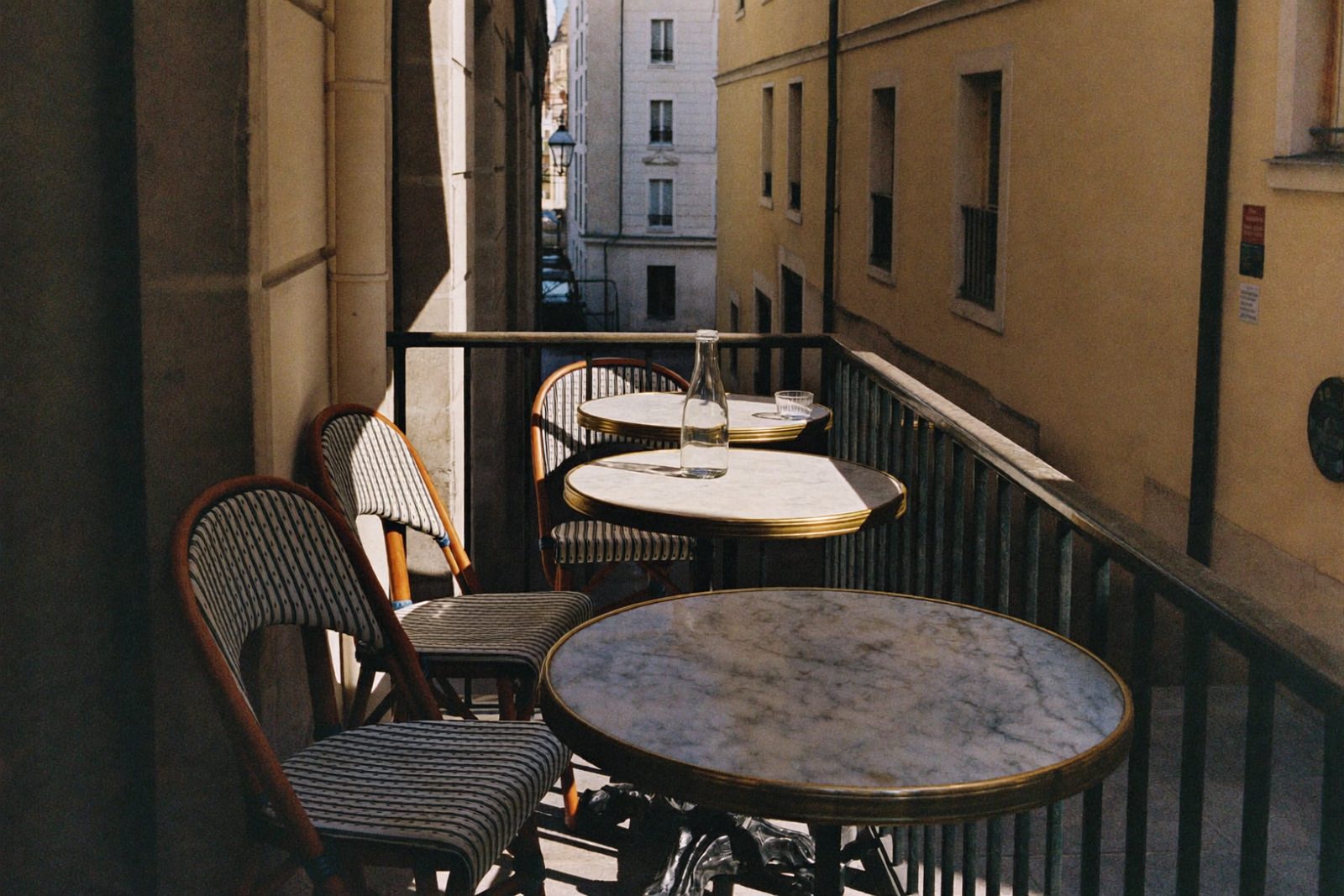 La terrasse, lumière dorée